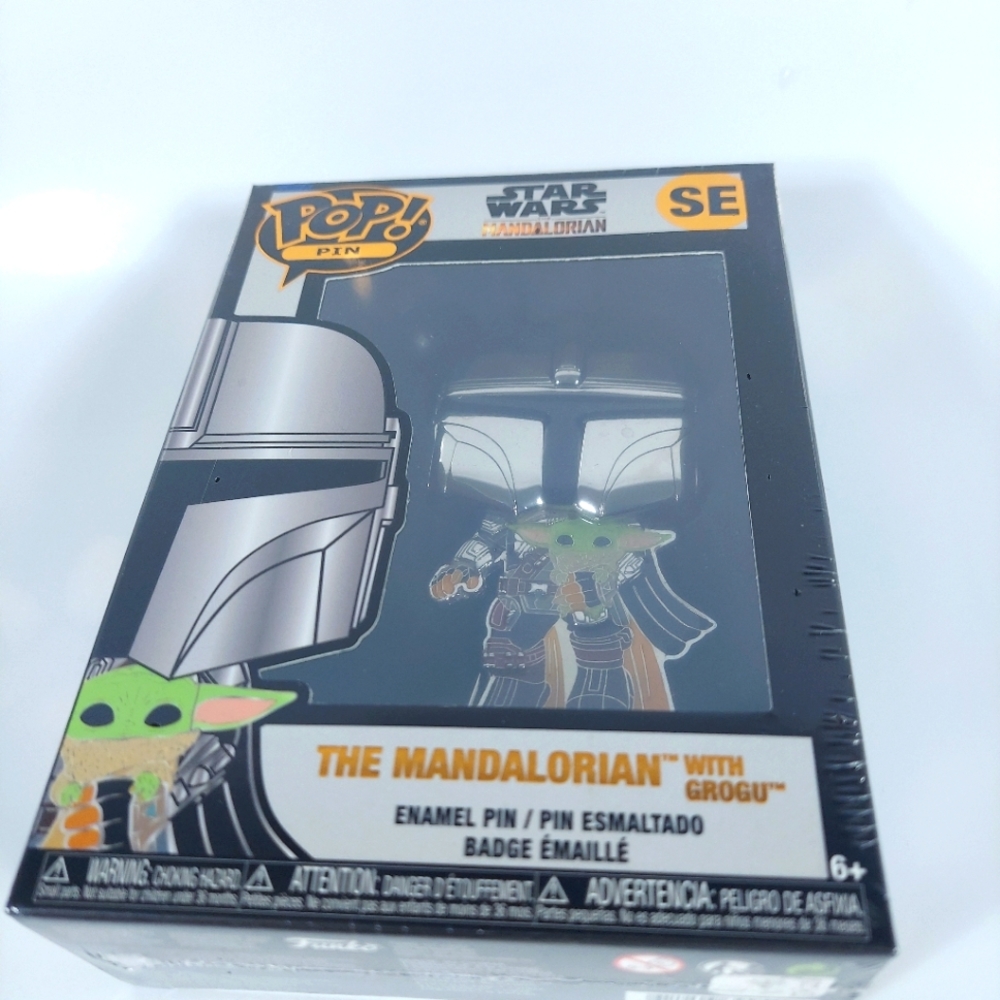 The Mandalorian with Grogu Pop Pin